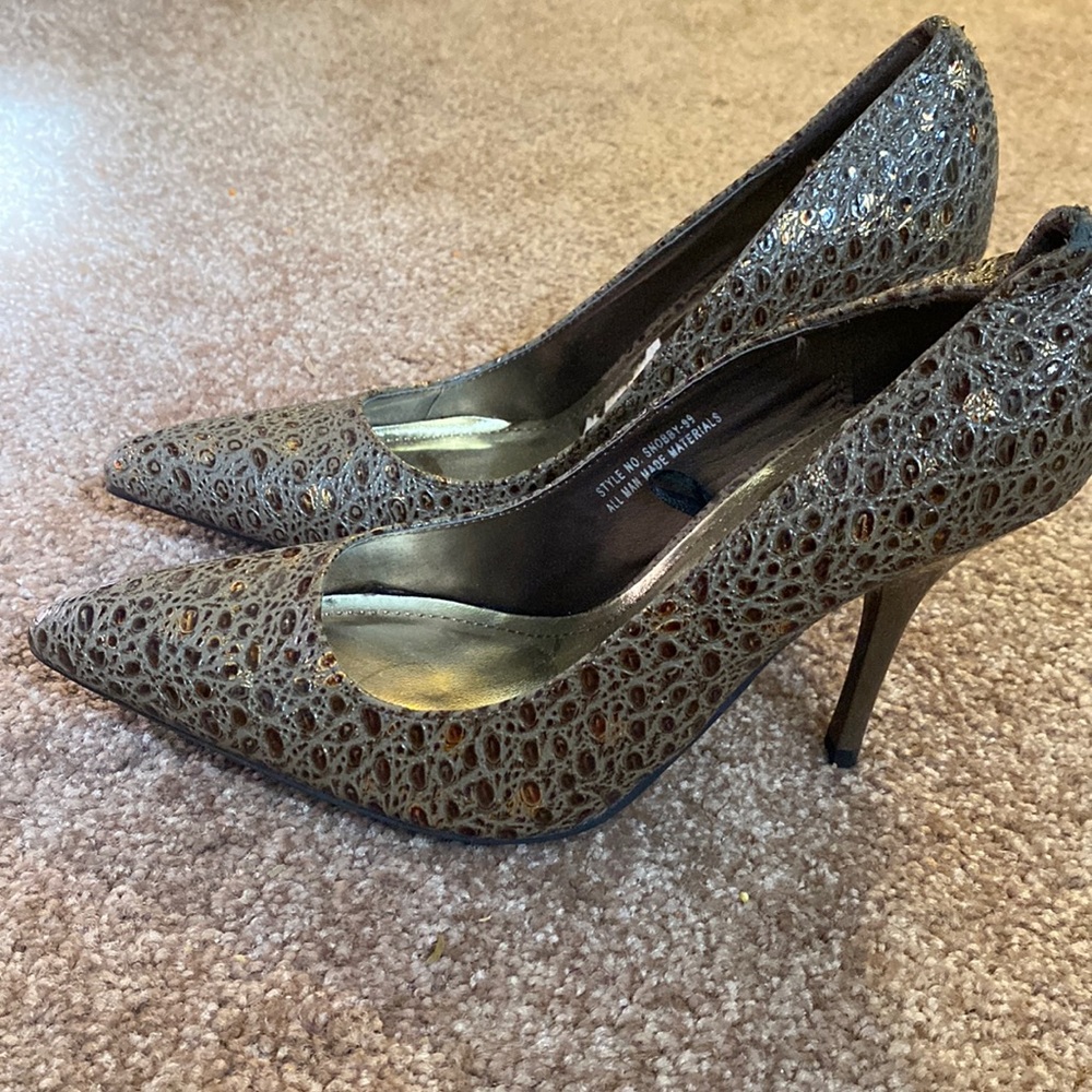 Dollhouse Brown and gold embellished scale print heels